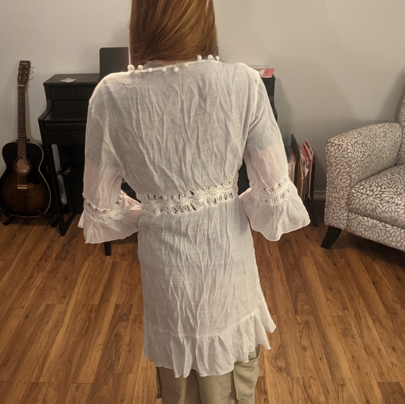 3/$30 Kivenst Sheer Robe - Picture 3 of 3